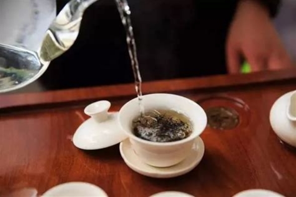 泡茶为什么会产生泡泡-茶之家