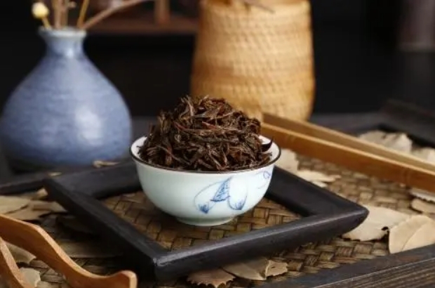 喝完后的茶底生活小知识-茶之家