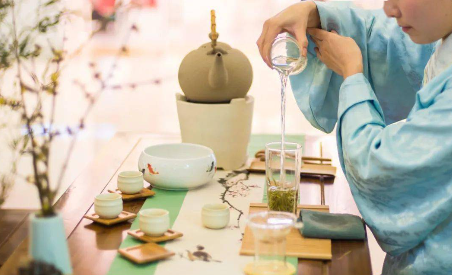 爱茶人易成好气质，究竟是怎么来的？-茶之家