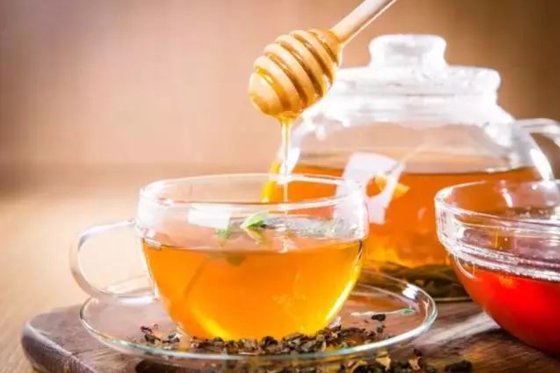 蜂蜜加茶叶的功效和注意事项-茶之家