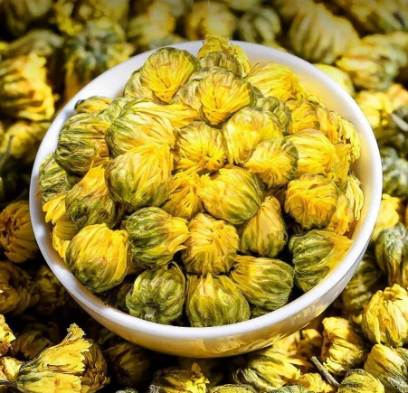 眼睛累到 “冒烟”？这杯菊花茶堪称打工人的 “护眼灭火器”-茶之家