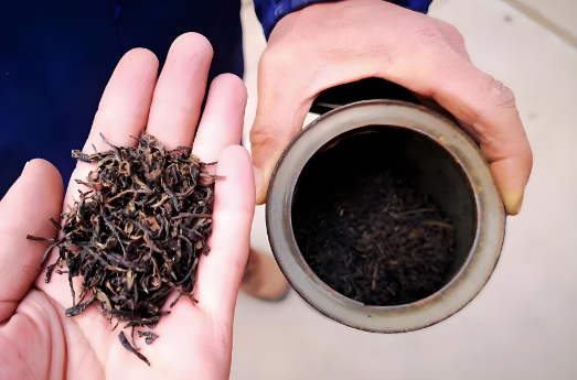 指尖上的茶之禁忌！别让错误取茶毁了茶香-茶之家